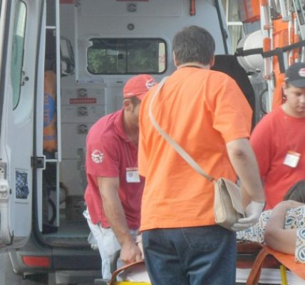 Copil spulberat pe trecerea de pietoni, în dreptul şcolii